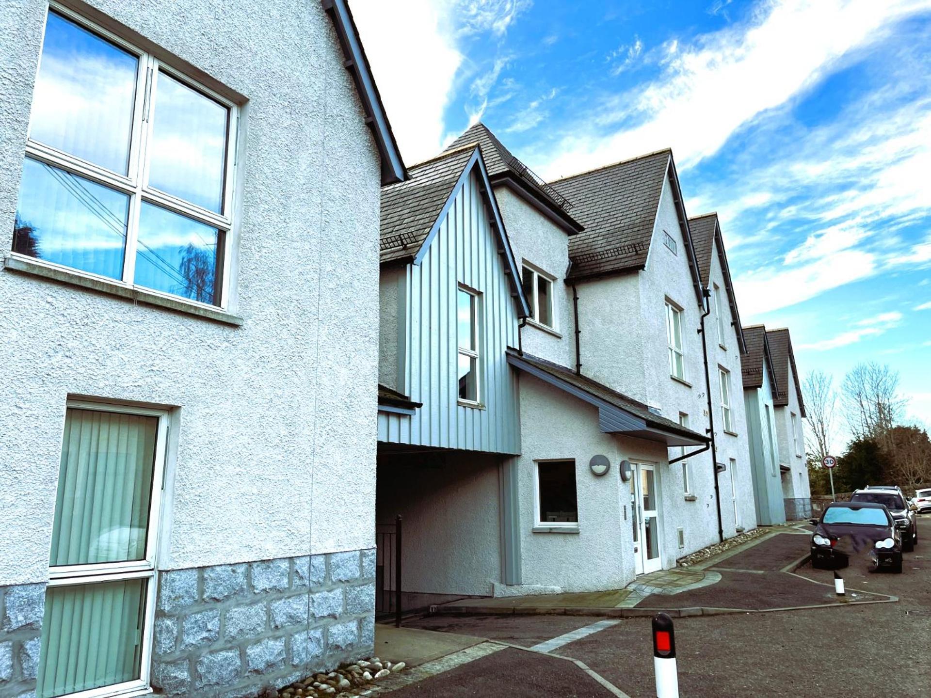 Entire Flat In Banchory, Aberdeenshire, Scotland エクステリア 写真
